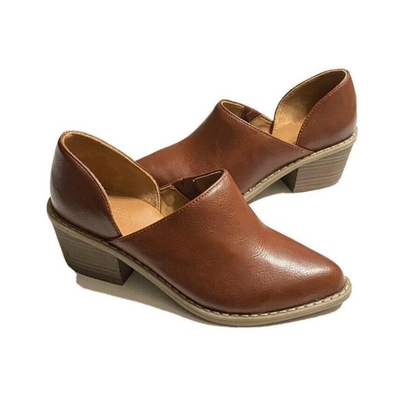 Universal Thread Womens Rylie Cognac Pointed Toe Ankle Bootie Shoe - Picture 1 of 3